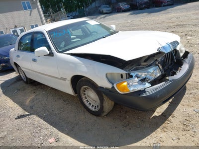 LINCOLN TOWN CAR 2000