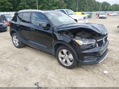 VOLVO XC40 2021