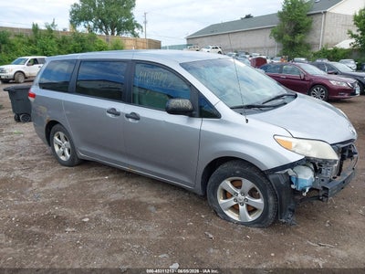 TOYOTA SIENNA 2011