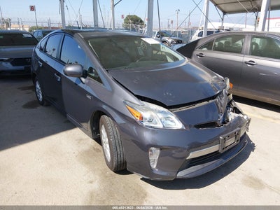 TOYOTA PRIUS PLUG-IN 2015