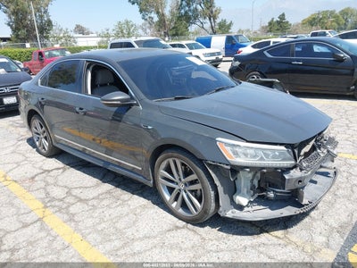 VOLKSWAGEN PASSAT 2017