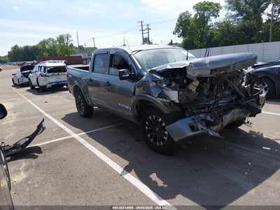 NISSAN TITAN 2019