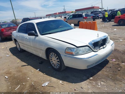 LINCOLN TOWN CAR 2004