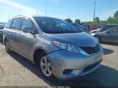 TOYOTA SIENNA 2011