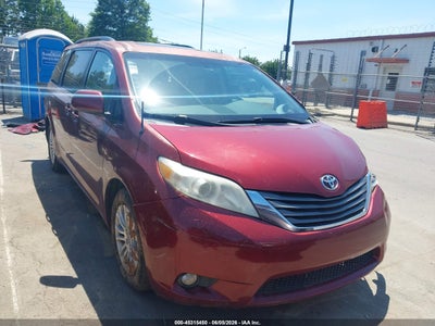 TOYOTA SIENNA 2012