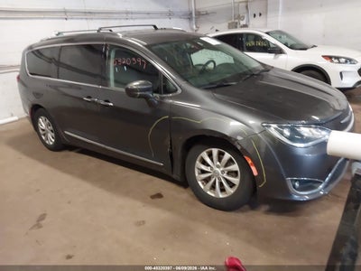 CHRYSLER PACIFICA 2018