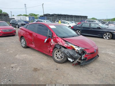 TOYOTA PRIUS 2017