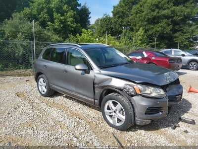 VOLKSWAGEN TOUAREG 2013