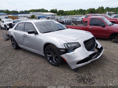CHRYSLER 300 2021
