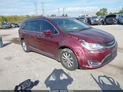 CHRYSLER PACIFICA 2017