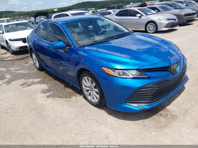 TOYOTA CAMRY 2019