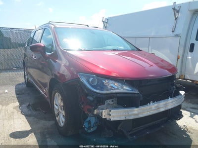 CHRYSLER PACIFICA 2017