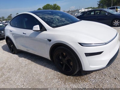 TESLA MODEL Y 2026