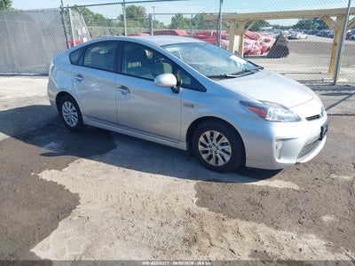 TOYOTA PRIUS PLUG-IN 2012