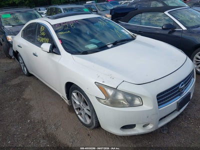 NISSAN MAXIMA 2010