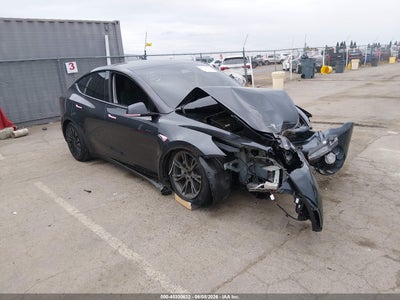 TESLA MODEL Y 2025