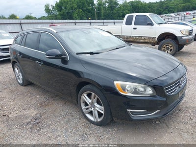 VOLVO V60 2015