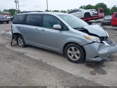 TOYOTA SIENNA 2017