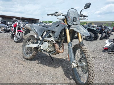 SUZUKI DR-Z400 2025