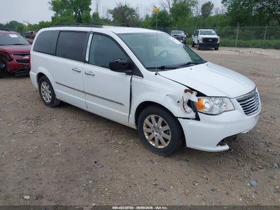 CHRYSLER TOWN & COUNTRY 2016