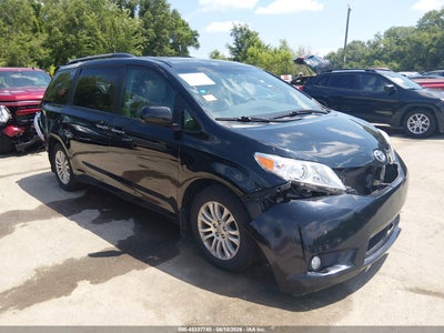 TOYOTA SIENNA 2017