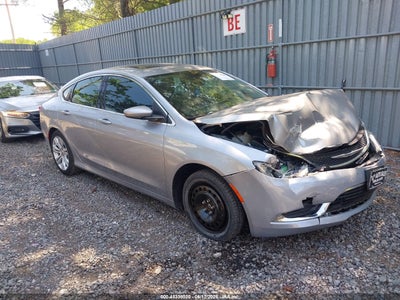CHRYSLER 200 2015