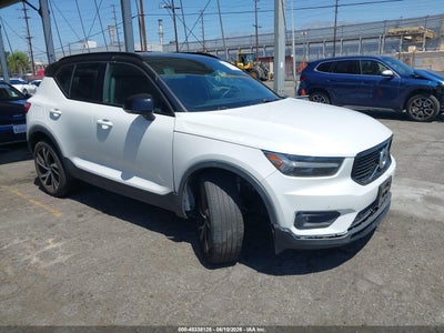 VOLVO XC40 2020