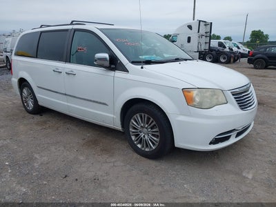 CHRYSLER TOWN & COUNTRY 2014