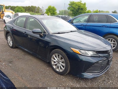TOYOTA CAMRY 2018