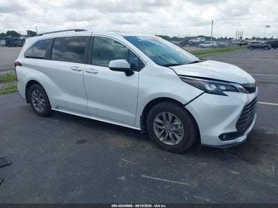 TOYOTA SIENNA 2025