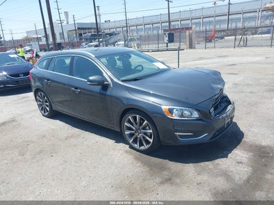 VOLVO V60 2015