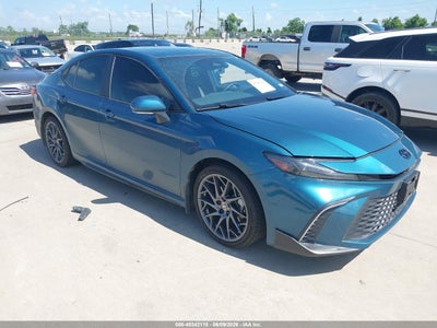 TOYOTA CAMRY 2025