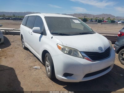TOYOTA SIENNA 2011