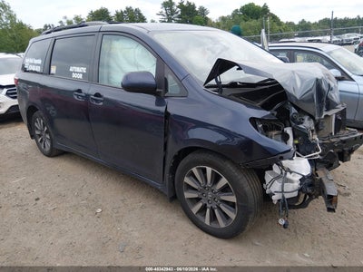 TOYOTA SIENNA 2019