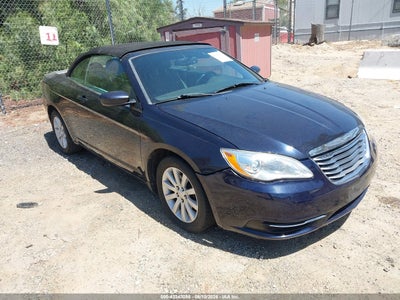 CHRYSLER 200 2011