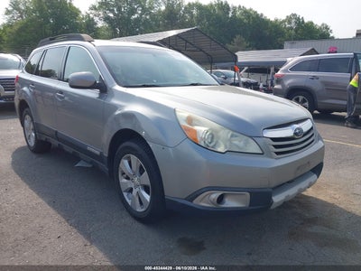 SUBARU OUTBACK 2011