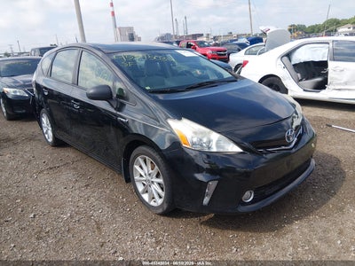 TOYOTA PRIUS V 2013