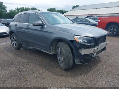 MERCEDES-BENZ GLC 300 2016