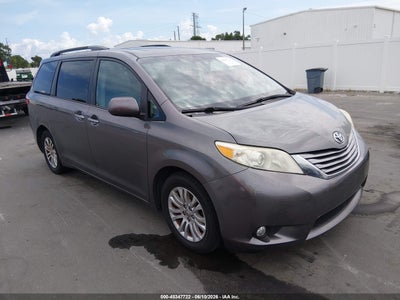 TOYOTA SIENNA 2017