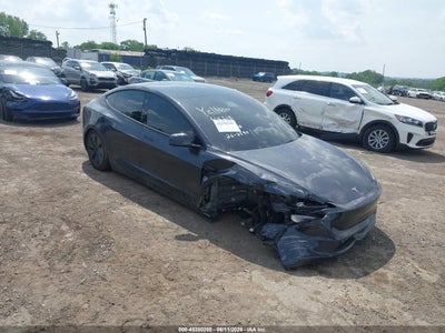 TESLA MODEL 3 2024