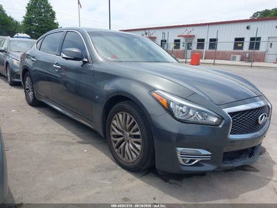 INFINITI Q70L 2015