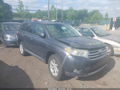 TOYOTA HIGHLANDER 2013