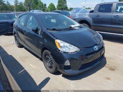 TOYOTA PRIUS C 2013