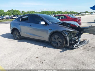 TESLA MODEL Y 2026