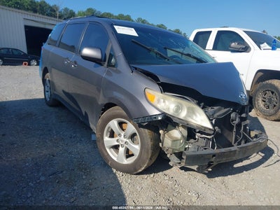 TOYOTA SIENNA 2011
