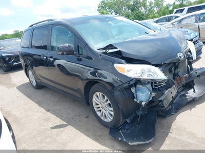 TOYOTA SIENNA 2014