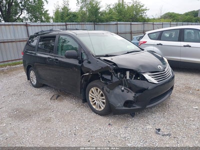 TOYOTA SIENNA 2014