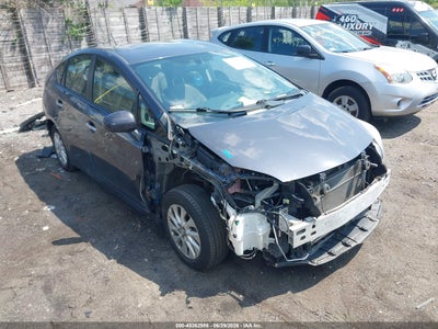 TOYOTA PRIUS PLUG-IN 2013