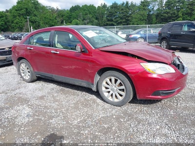 CHRYSLER 200 2013