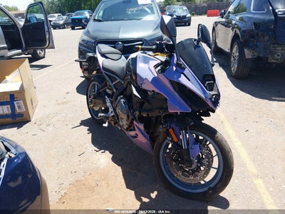 SUZUKI GSX800 2024